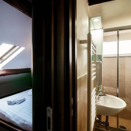 Joivy Stylish Flat, 5-minute Metro Trip To Centre Milano