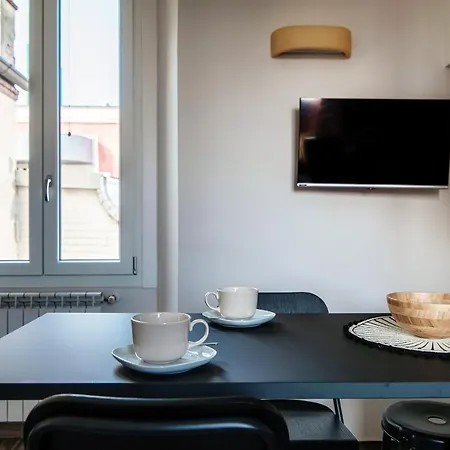 Joivy Stylish Flat, 5-minute Metro Trip To Centre Appartement Milaan